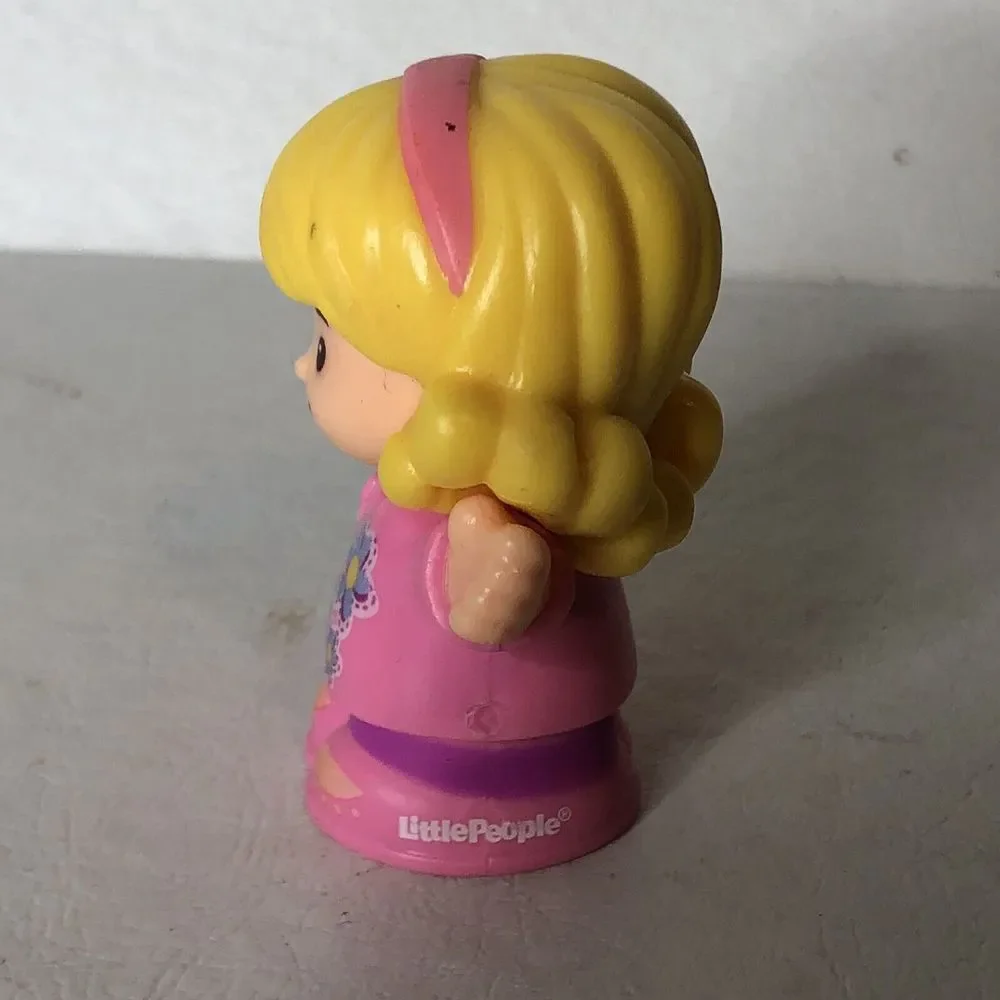 Fisher‎ Price Little People Figure Girl Blonde Hair Pink Outfit Backpack Toy